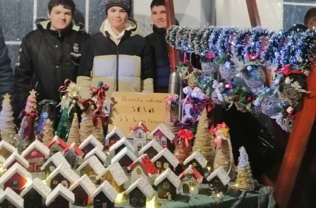 Učenička zadruga Sova sudjelovala je na Božićnom sajmu u Đurđenovcu