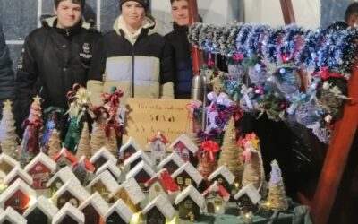 Učenička zadruga Sova sudjelovala je na Božićnom sajmu u Đurđenovcu