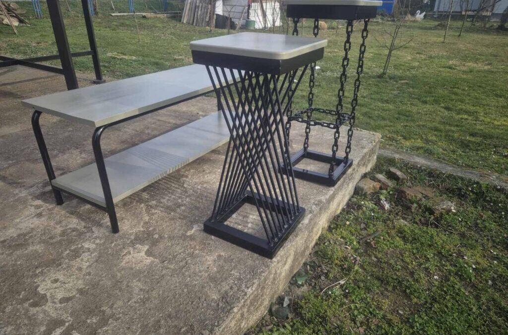 Izrada stolova i stolica u školskoj radionici