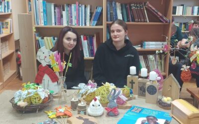 Humanitarna izložba Učeničke zadruge Sova u školskoj knjižnici